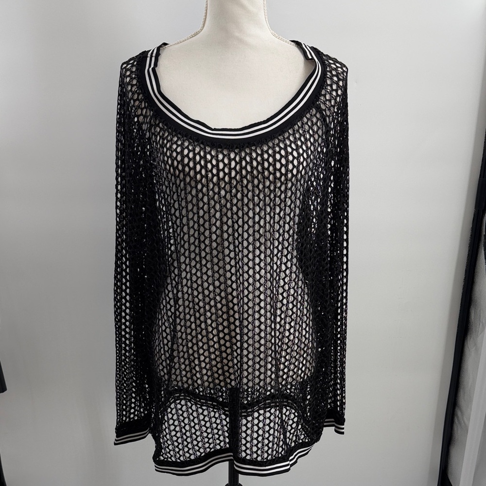 NWT Torrid 3 black mesh long-sleeved top with white striped trim